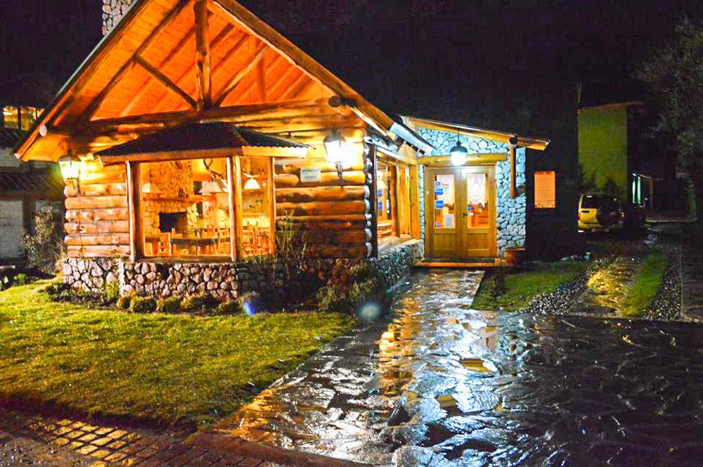 Hosteria Traunco Вилья-ла-Ангостура Экстерьер фото