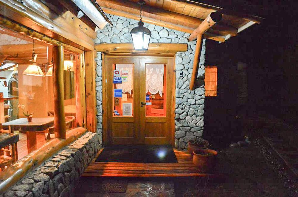 Hosteria Traunco Вилья-ла-Ангостура Экстерьер фото